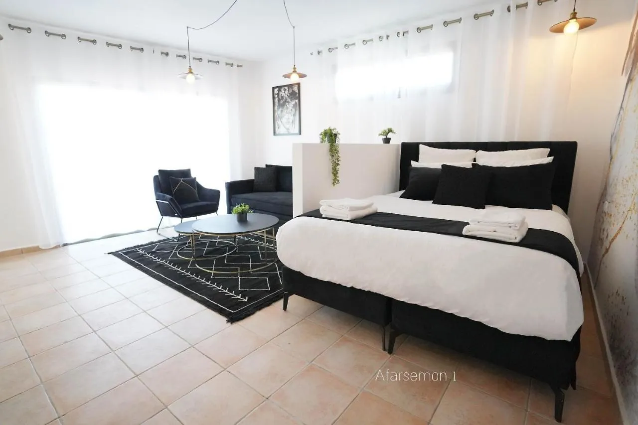 Yalarent Afarsemon Apartments With Pool - For Families & Couples Eilat