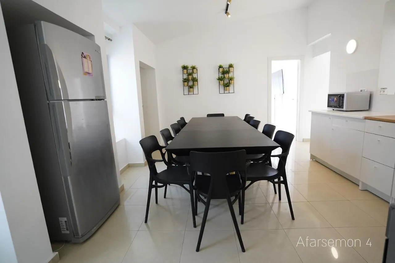 אילת Yalarent Afarsemon Apartments With Pool - For Families & Couples מלון דירות