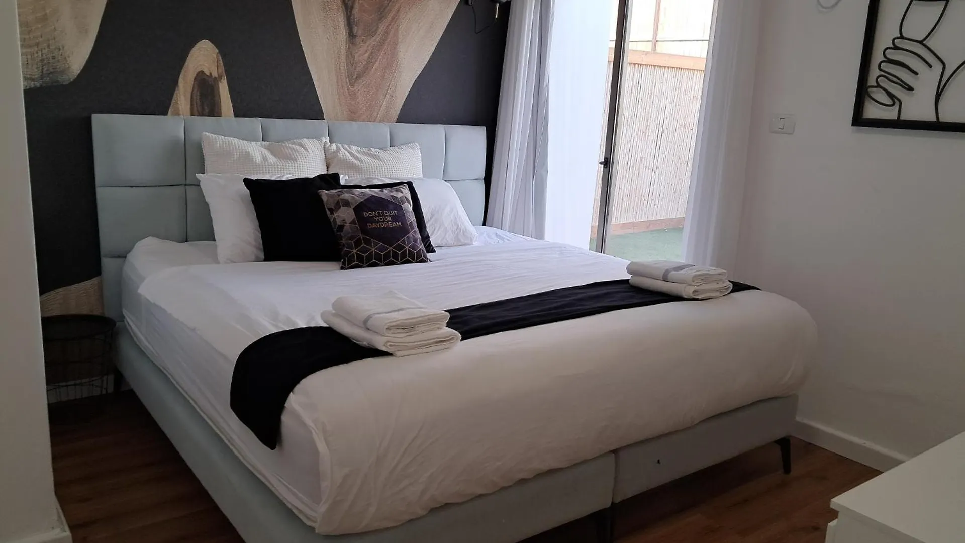 אילת Yalarent Afarsemon Apartments With Pool - For Families & Couples